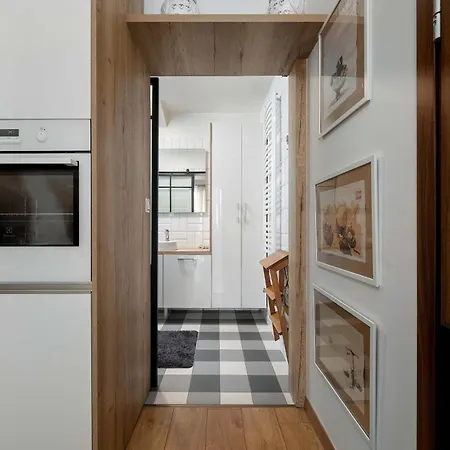 Apartment Przytulne Z Ogrodkiem By Renters Wroclaw